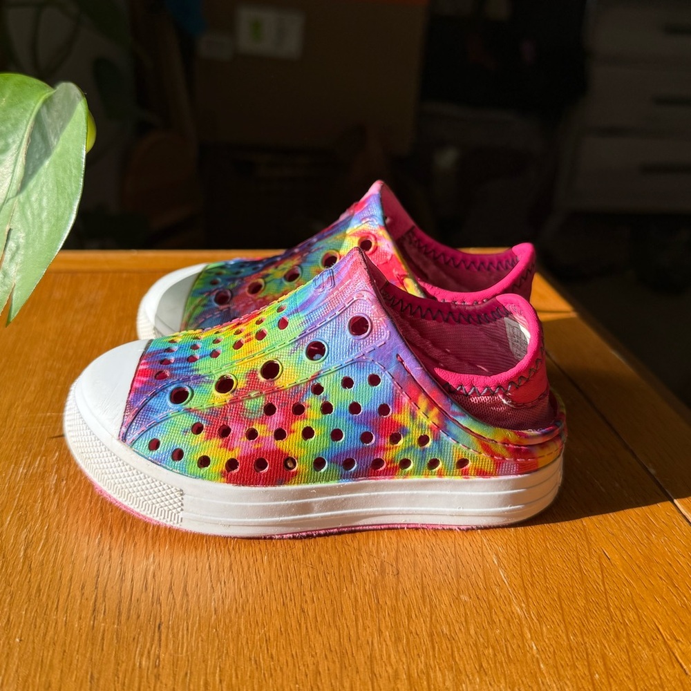 Skechers Foamies Guzman Colorful Kids Slip-On Shoes Toddler size 6